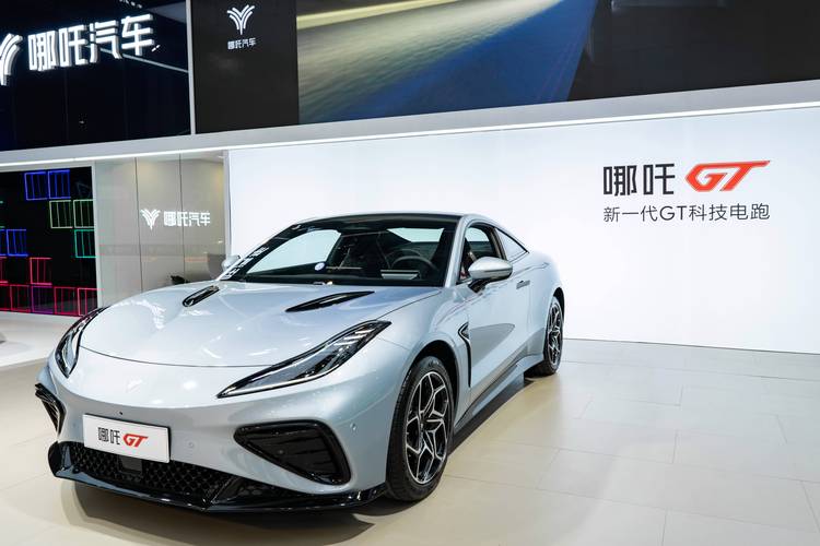 广州海珠区新天富企业管理咨询哪吒汽车在智能汽车领域的表现，领途汽车在新能源汽车市场中的影响力